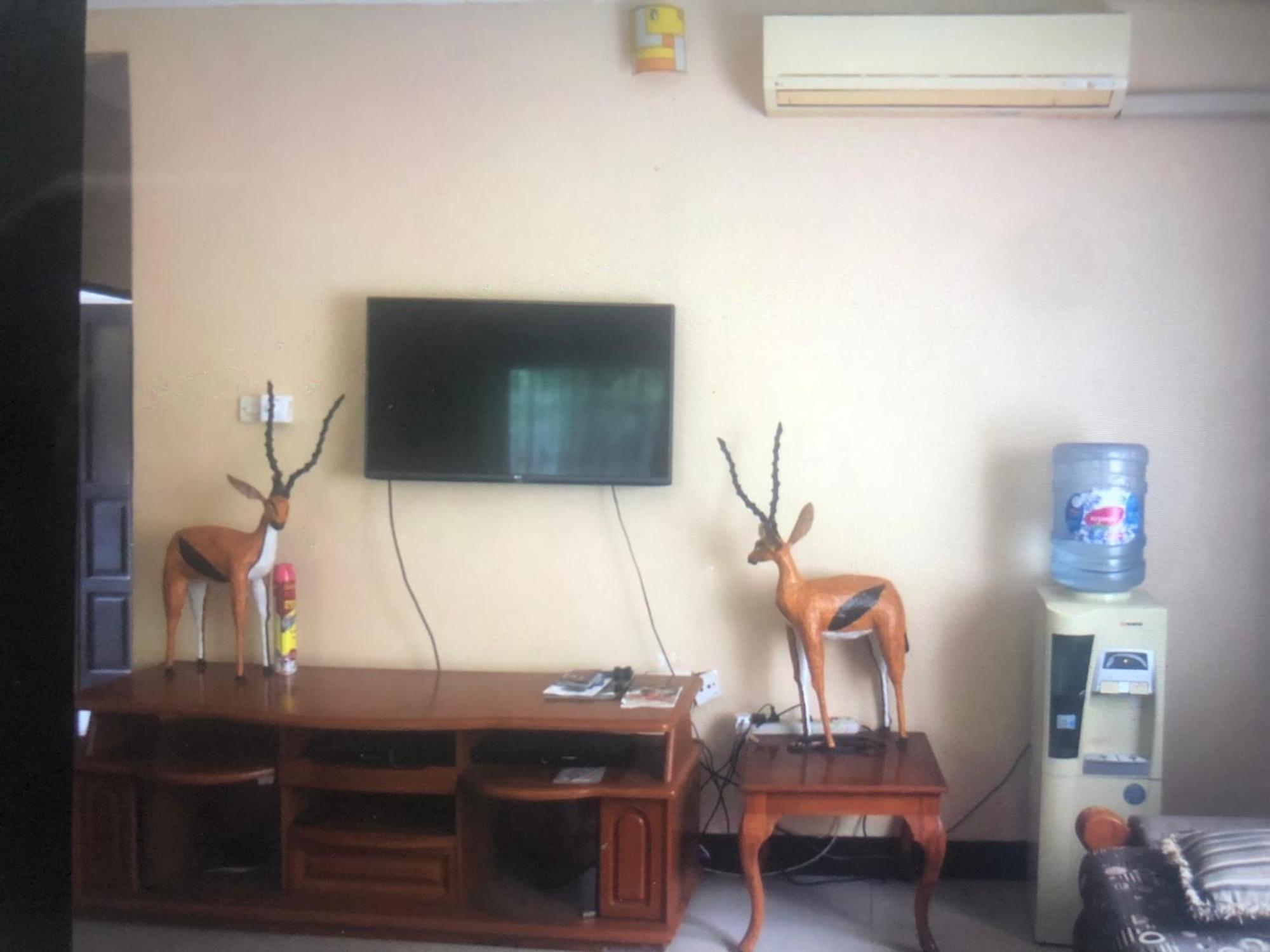Tatys Homestay Dar es Salaam Zewnętrze zdjęcie