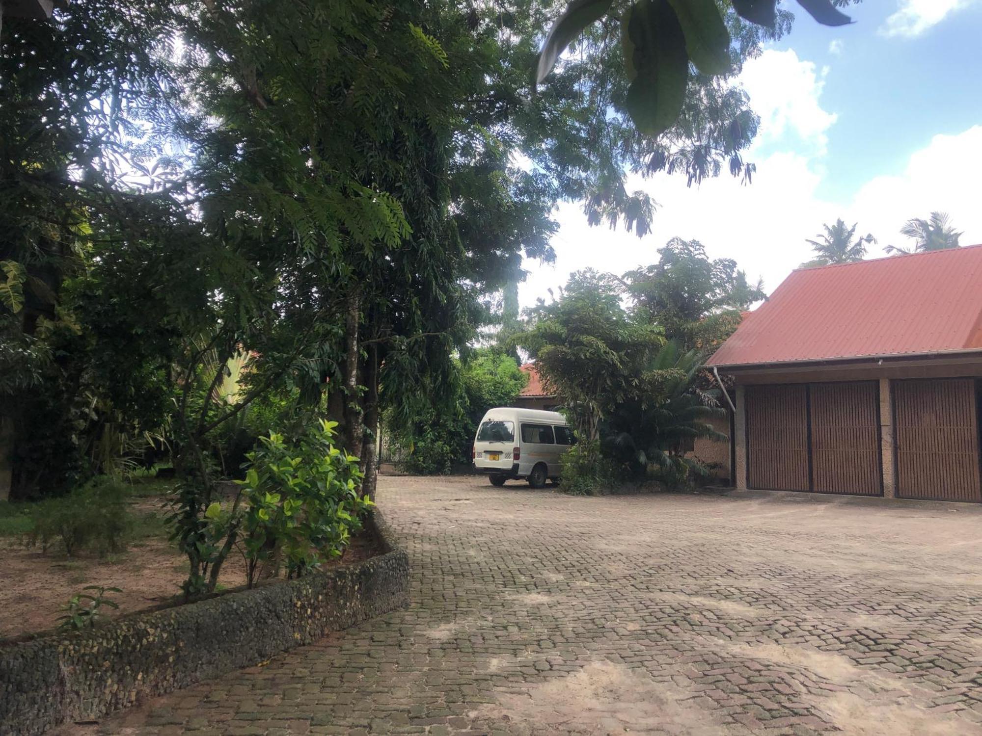 Tatys Homestay Dar es Salaam Zewnętrze zdjęcie