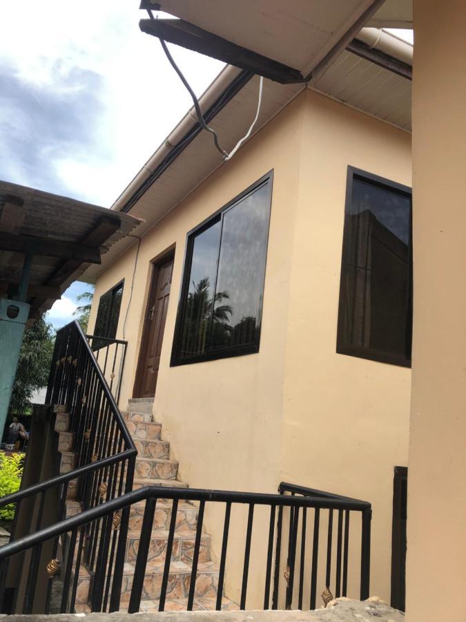 Tatys Homestay Dar es Salaam Zewnętrze zdjęcie